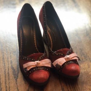 Adorable Kenneth Cole Reaction wedges